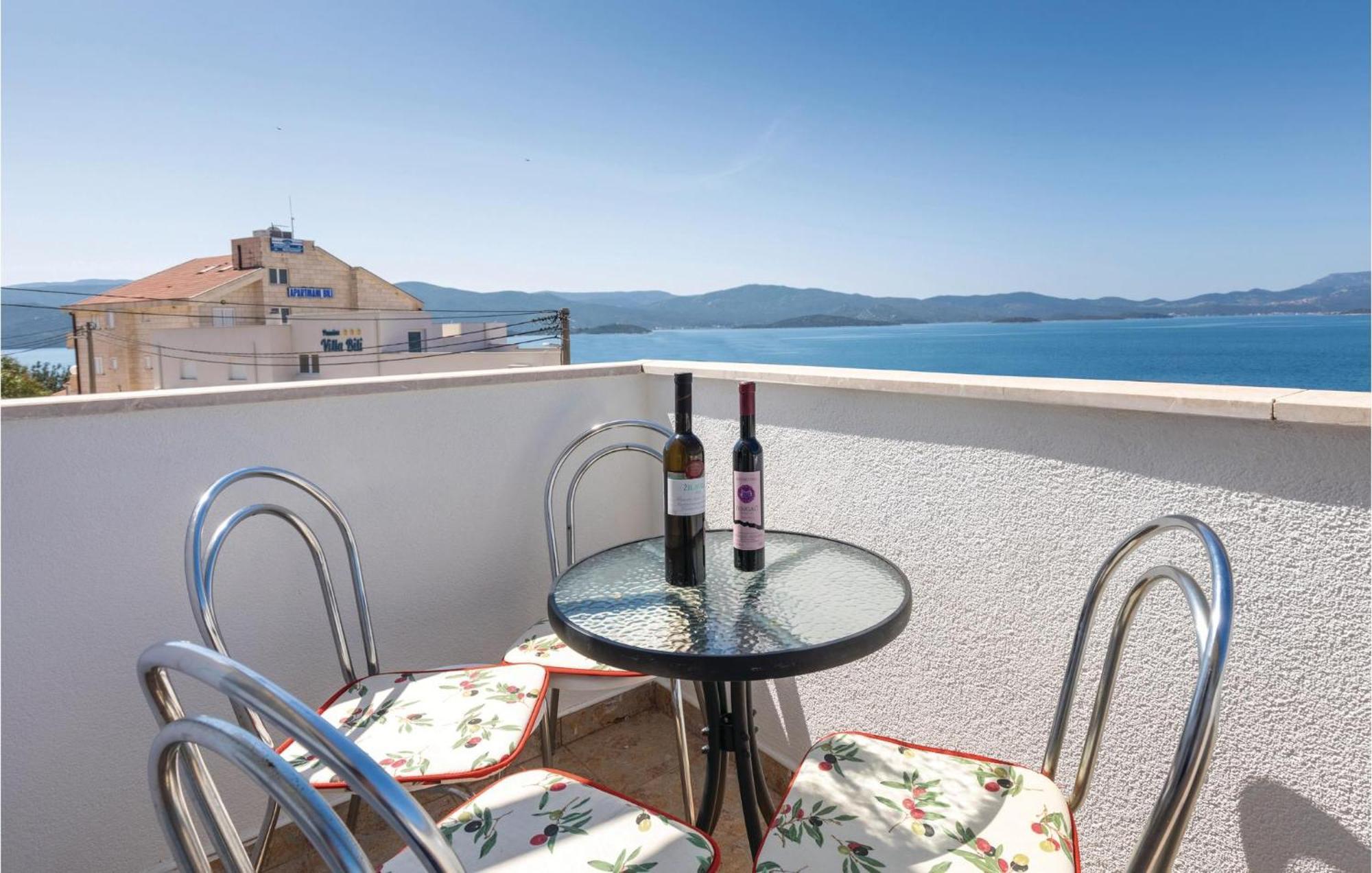 2 Bedroom Lovely Apartment In Komarna Klek Εξωτερικό φωτογραφία