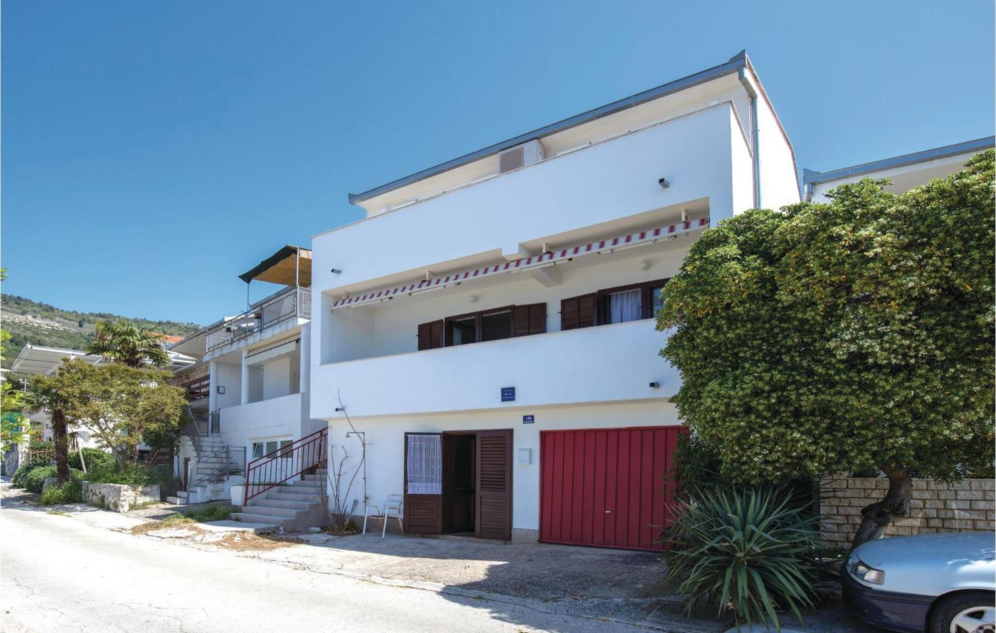 2 Bedroom Lovely Apartment In Komarna Klek Εξωτερικό φωτογραφία